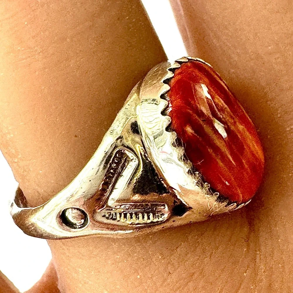 Mens Red‎ Spiny Oyster Navajo Band Sz 8 Ring 15mm Signed ML Handmade Native Amer